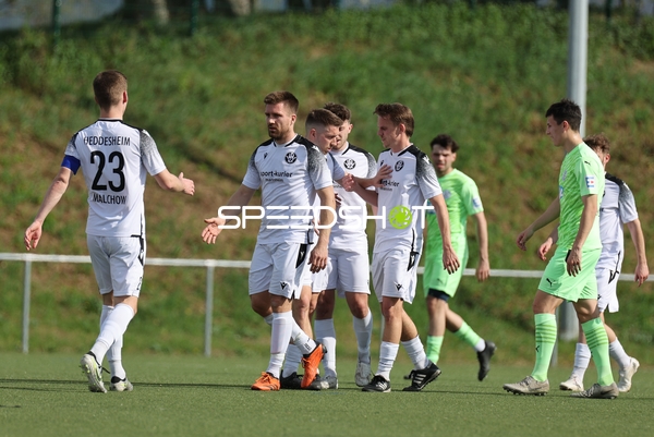 Spieler von Fortuna Heddesheim feiern