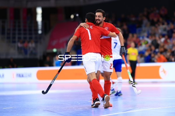 Feiernde Spieler von Türkei