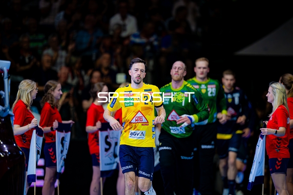 Spieler-Einlauf Patrick Groetzki (24;Rhein Neckar Löwen), Mikael Appelgren (1;Rhein Neckar Löwen), Jon Lindenchrone Andersen (42;Rhein Neckar Löwen)