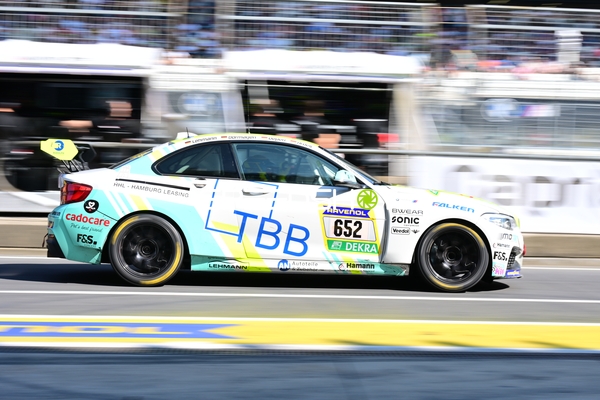 Rennfahrzeug in der Boxengasse