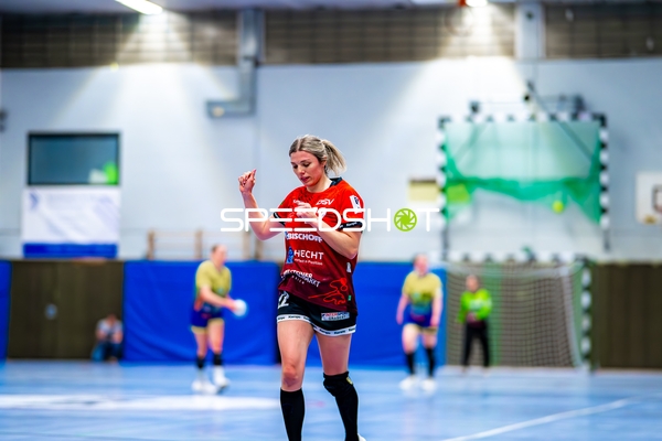 Saskia Fackel (22, SG Schozach-Bottwartal) läuft