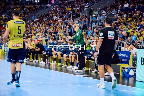 Spielerwechsel und Coaching-Aktivität