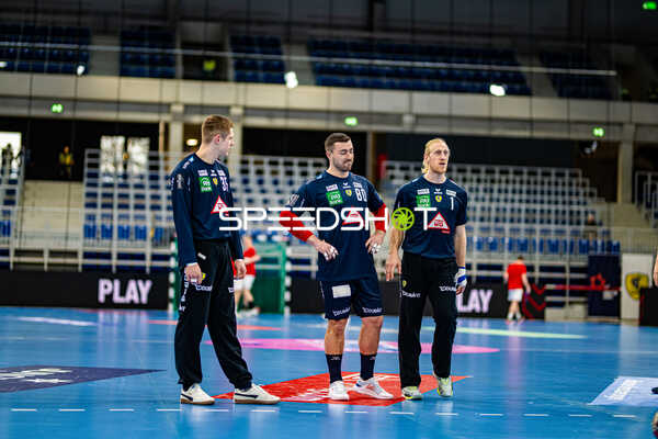Handball I Herren I Saison 2023-2024 I EHF European League I Hauptrunde I 4. Spieltag I Rhein-Neckar Löwen - NMC Gornik Zagreb I 05.03.2024 Joel Birlehm (35, Rhein-Neckar Löwen), Jannik Kohlbacher (80, Rhein-Neckar Löwen), Mikael Appelgren (1, Rhein-Neckar Löwen)
Ort: Heidelberg, Germany
Datum: 05.03.2024 - Mikael Appelgren, Joel Birlehm, Jannik Kohlbacher
