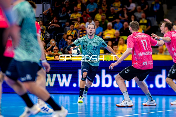 Ballpass von Olle Forsell-Schefvert (25; Rhein Neckar Löwen)