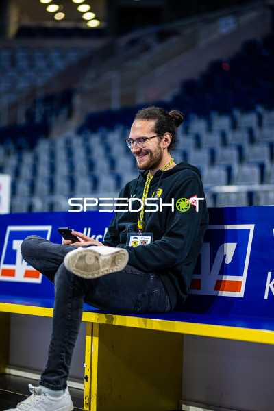 Handball I Herren I Saison 2023-2024 I Liqui Moly Handballbundesliga I 28. Spieltag I Rhein-Neckar Löwen - MT Melsungen I 18.04.2024 Maximilian Mohr (Redakteur, Rhein-Neckar Löwen)
Ort: Mannheim, Germany
Datum: 18.04.2024