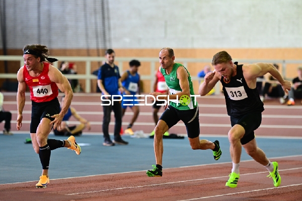 Sprintstart mit Kirstges Pascal (440; LG Rhein-Wied) und 313; TV Nussdorf