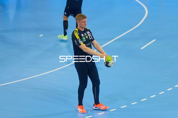 Spieler mit Ball in Halle