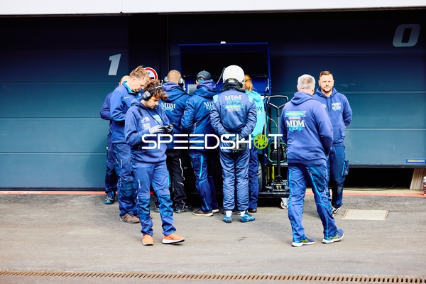 Teamvorbereitung in der Boxengasse