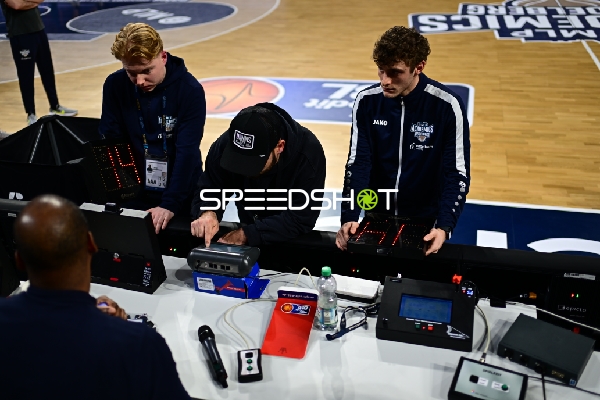 Shot Clock Fehler bei MLP Academics vs Telekom Baskets Bonn