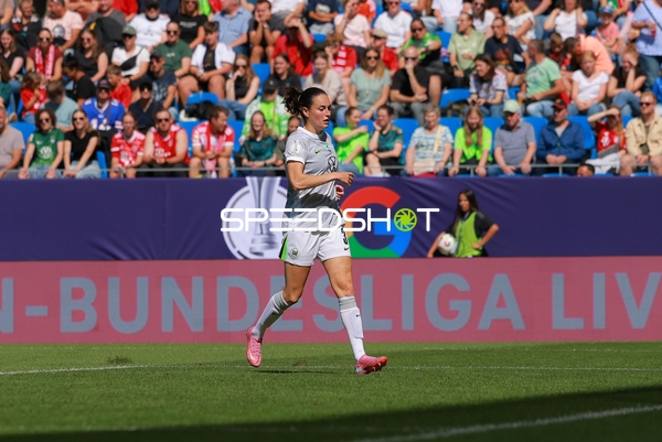 Spielerin Caitlin Dijkstra (3; VFL) in Aktion