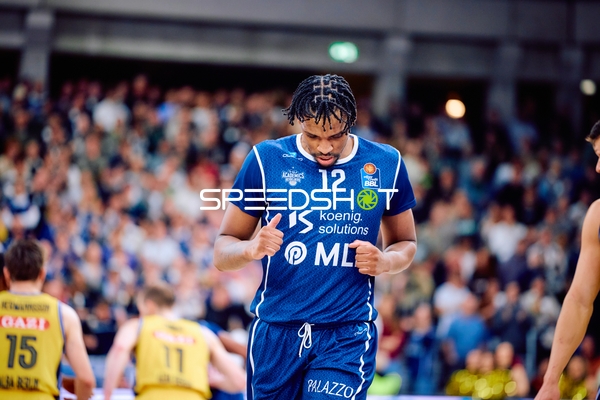 Spieler von Heidelberg konzentriert im Spiel