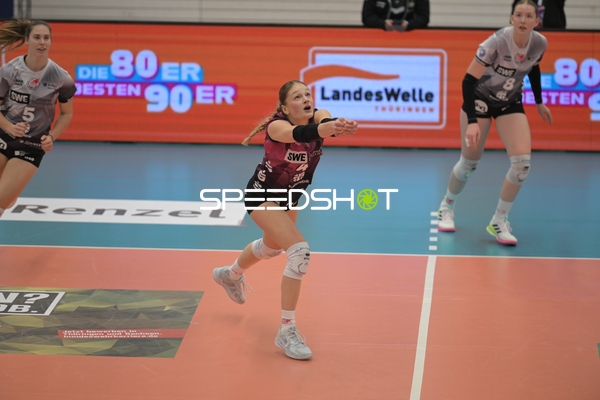 Lotte Goertz (4; Schwarz-Weiß Erfurt) bei Annahme