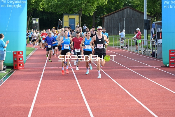 Gemeinsamer Start beim TVE Sommerlauf Edingen 2025