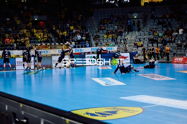 Aufwärmen auf dem Spielfeld