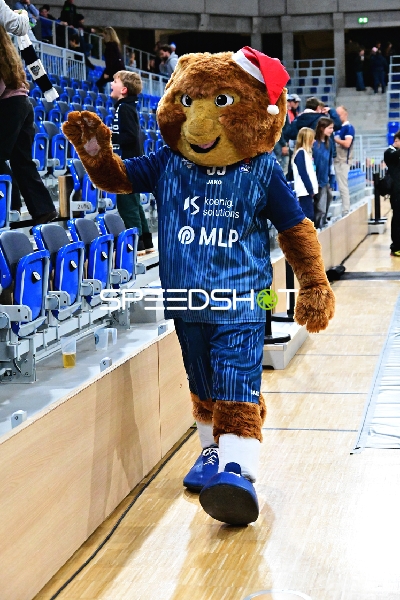 Maskottchen Accy (99; MLP Academics Heidelberg) in Aktion