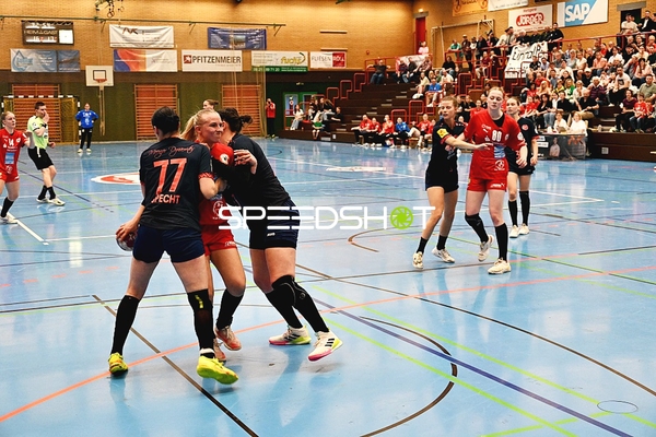 Kurpfalz Bären im Angriff gegen Mainz 05