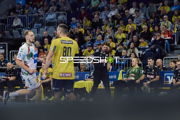 Diskussion am Spielfeldrand