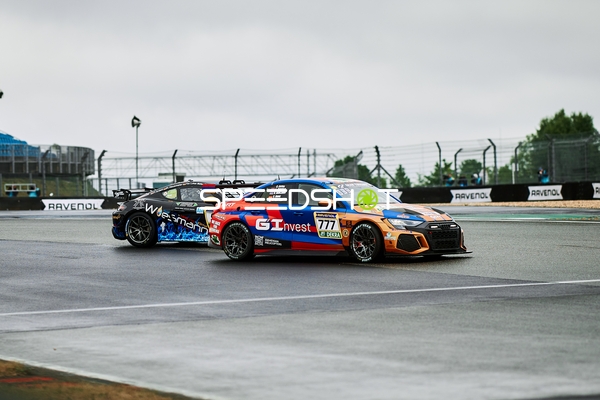 Fahrzeuge in Kurve Goroyan RT by Sharky Racing (777): Artur Goroyan, Danny Brink, Kvitka Oleg, Roman Mavlanov White Angel for Fly and Help (13): Axel Duffner, Carsten Knechtges, Oliver Bliss