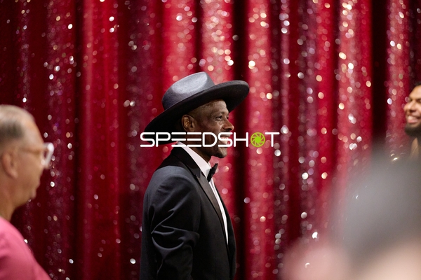 Ringside-Zone Face-Off