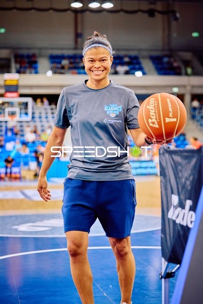 Aufwärmen Serena Benavente Serena Benavente (991;MLP Academics Heidelberg)