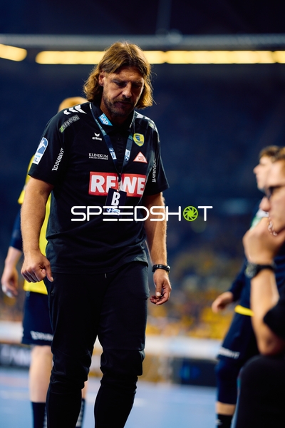 Cheftrainer Sebastian Hinze (cheftrainer; Rhein Neckar Löwen) an Seitenlinie