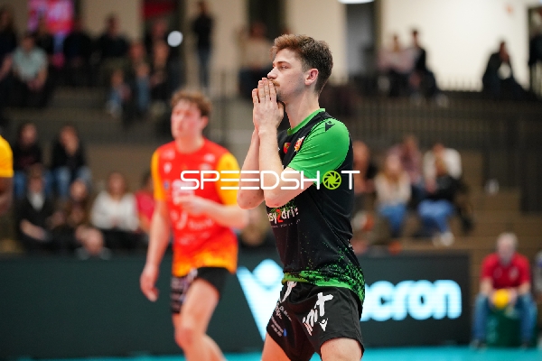 Spielszene mit Jackson Holland (4; BADEN VOLLEYS SSC Karlsruhe)