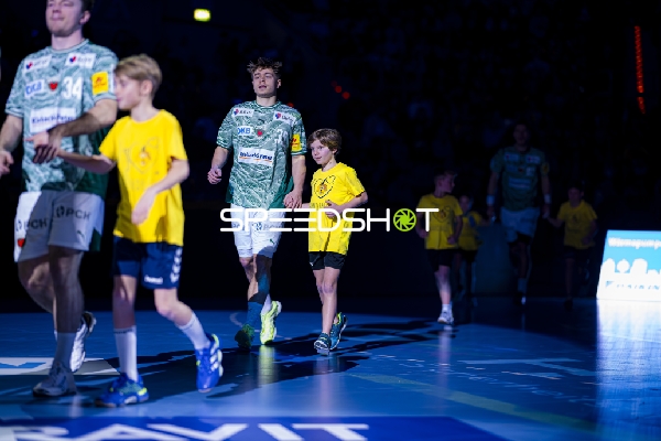 Einlauf von Hákun West av Teigum (34; Füchse Berlin)