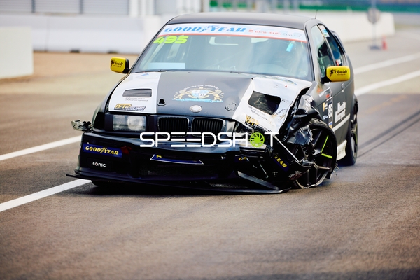 Unfall von Roman Fellner-Feldegg beim 318ti Cup