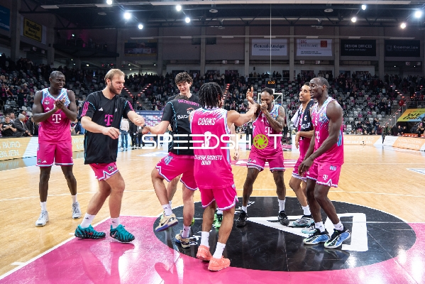Spielaktion mit Melvin Jostmann (12; Telekom Baskets Bonn) und Teamkollegen
