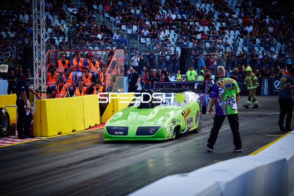 Dragster auf der Quartermile