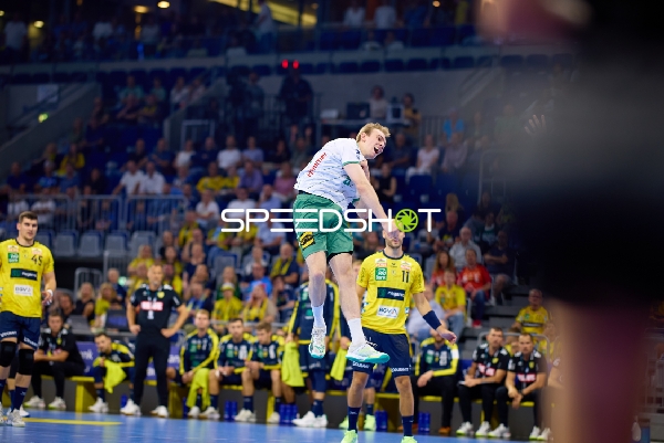 Handballspiel mit mehreren Akteuren