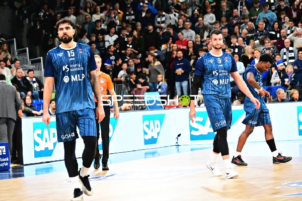 Marcel Keßen (15; MLP Academics Heidelberg) und Paul Zipser (9; MLP Academics Heidelberg) auf dem Spielfeld