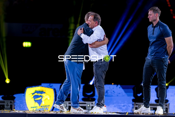 Teamzusammenkunft in der Halle