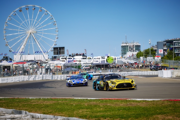 Fahrzeuge auf der Rennstrecke