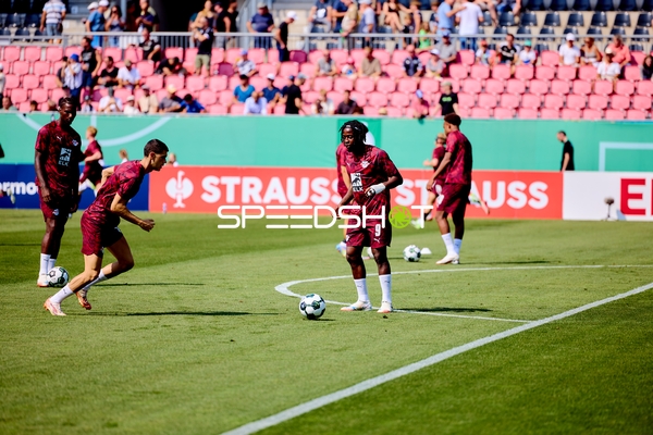 RB Leipzig Warm-up auf Rasen