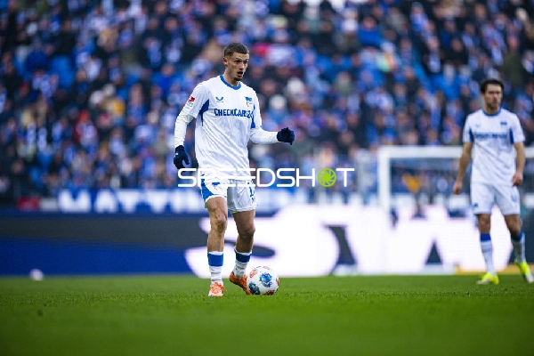 Spieler mit Ball in Aktion