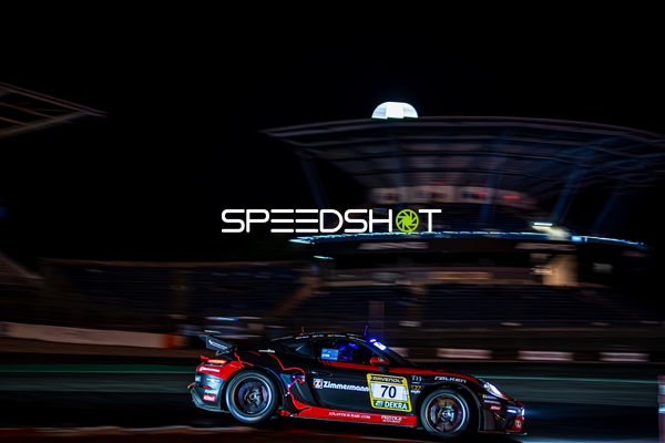 Rennfahrzeug auf der Rennstrecke