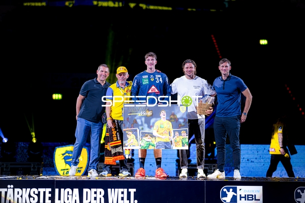 Ehrung für Valentin Willner (34; Rhein Neckar Löwen)