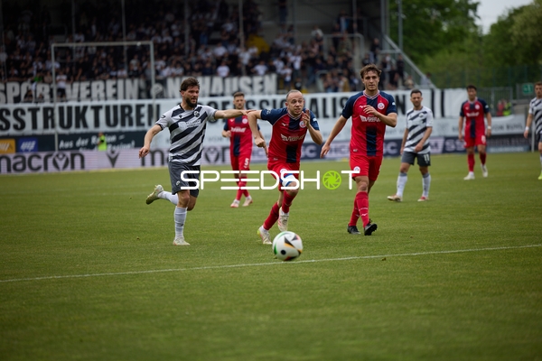 Laufduell Adrien Lebeau (14;FC Hansa Rostock), Benno Dietze (42;FC Hansa Rostock), Marco Schikora (21;SV Sandhausen)