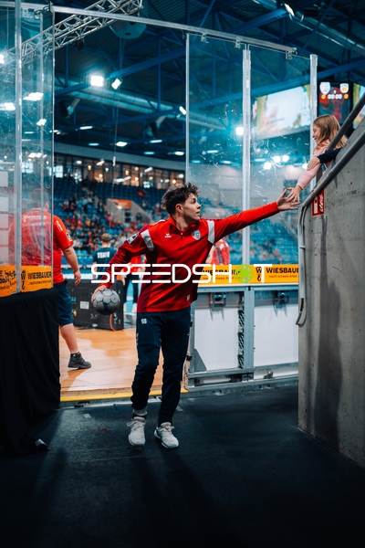 66; SG BBM Bietigheim reicht Hand