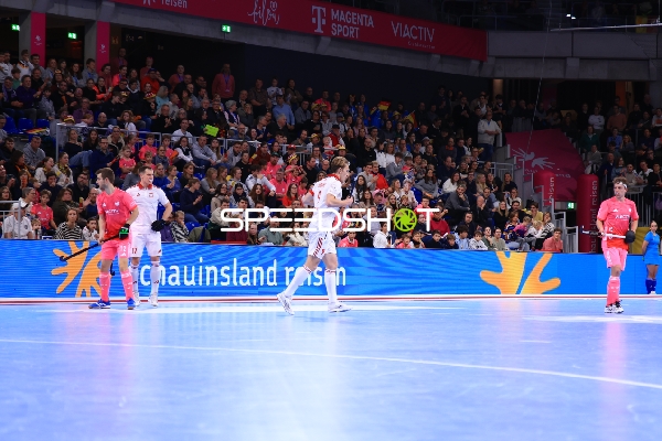 Anton Pöhling (12; Deutschland) gegen Jacek KUROWSKI (9; Polen) im SNP Dome