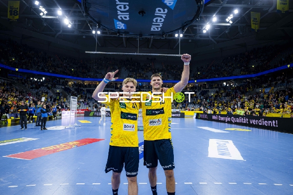 Sebastian Heymann (13; Rhein Neckar Löwen) und Elias Cidudad-Benitez (41; Rhein Neckar Löwen) feiern