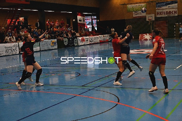 Dynamischer Wurf im Handballspiel