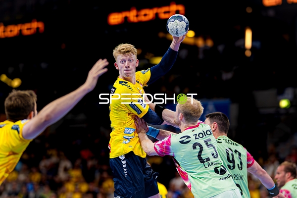 Wurf von Jon Lindenchrone Andersen (42; Rhein Neckar Löwen)