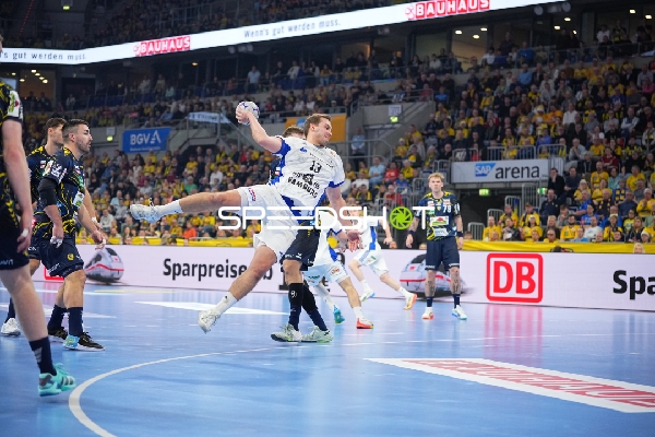 Niklas Weller (13; HSV Hamburg) mit Wurf