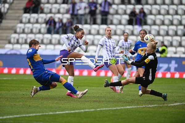 Schuss vor dem Torwart