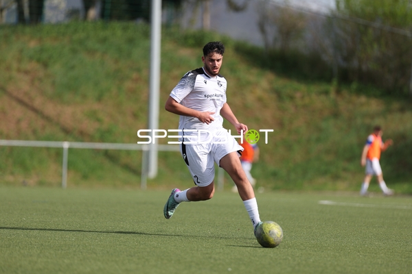 Dribbling des FV Fortuna Heddesheim