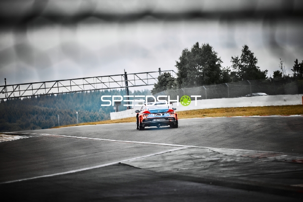 Fahrzeug Hyundai N Motorsport (831): Bryson Morris, Mason Filippi, Michael Lewis, Robert Wickens auf Strecke