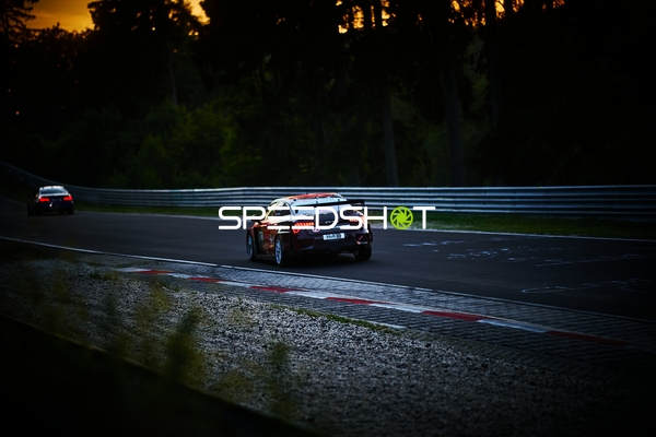 Rennfahrzeug auf der Rennstrecke