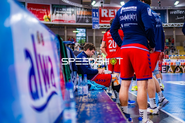 Spieler Paco Barthe (20, SG BBM Bietigheim) auf Bank